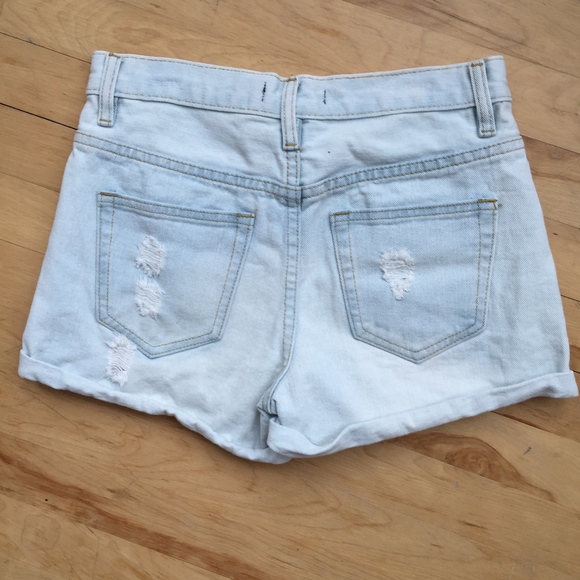 FOREVER 21 Denim Shorts - Picture 2 of 3